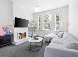 Stylish Carlton- CBD-Fringe 3BR Terrace