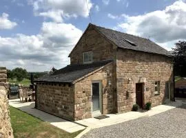 2 Bed Chic Peak District Cottage Barn Near Alton Towers, Polar Bears, Chatsworth House