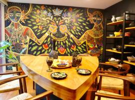 Luxurious Mid Century Modern folk art home，位于墨西哥城的度假屋