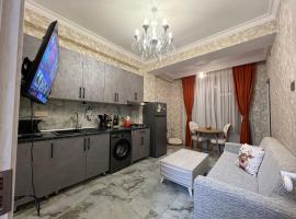 Sweet Apartment in Narimanov，位于巴库Bakmil Metro Station附近的酒店