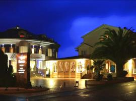布兰科酒店及水疗中心，位于纳维亚的酒店