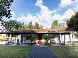 La Maria Casa Campo，位于巴拉瓜里的乡村别墅