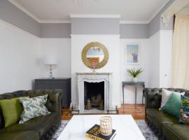 Large London home with Free parking，位于Winchmore Hill的别墅