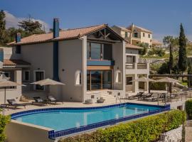 Luxury Villa Karmaniolos Fiskardo Kefalonia，位于费斯卡尔德宏的酒店