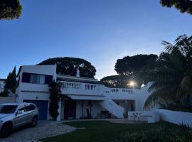 Royal Course Villa, Vale do Lobo，位于韦尔都勒博的带泳池的酒店