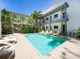 Condo Casa Blanca 7 - NEW 2 BR condo, near to the beach，位于波特雷罗的酒店