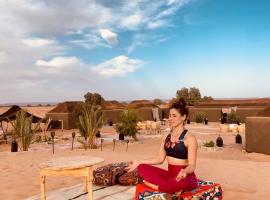 Sahara wellness camp，位于梅尔祖卡的酒店