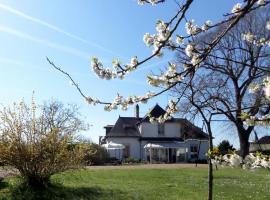 Chambres d'Hotes du Haut Anjou，位于Thorigné-dʼAnjou安久高尔夫附近的酒店