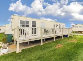 8 Berth Caravan For Hire By The Beautiful Beach In Heacham, Norfolk Ref 21055a