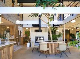 KIIIYA cafe&hostel