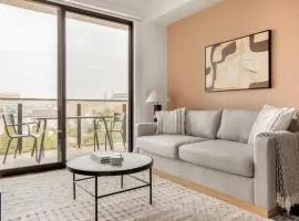 Culver City 1br w pool gym wd nr bars LAX-934