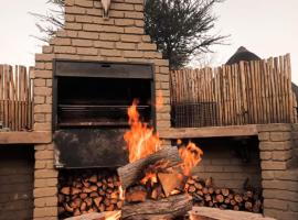 Milkwood Valley Lodge, Mabalingwe，位于沃姆巴斯的酒店