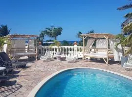 LE MOULIN DE LA BAIE piscine vue mer