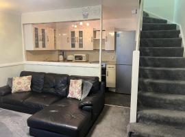 LONDON 1 BED COSY HOUSE，位于Norwood波特兰广场附近的酒店