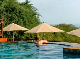 Escarpment Luxury Lodge Manyara，位于姆托瓦姆布的山林小屋