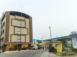 HOTEL THE GRAND DIPAK，位于朱纳格特的酒店