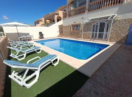 Villa Noemi, con piscina privada，位于卡尔佩的酒店