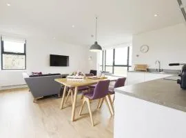 Jog 2-Bed Apartment with Scenic Views by Together Travel