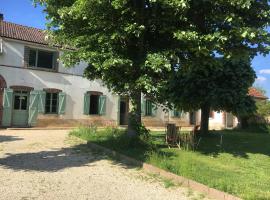 Maison de campagne bourguignonne 19ème entièrement rénovée，位于Chaumot的酒店