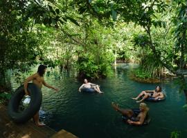 Blu Monkey Pooltara Krabi Hotel & Villas Pet Friendly，位于Tha Lane Bay的度假村