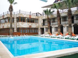 Pamukkale Apollon Garden，位于代尼兹利的带泳池的酒店