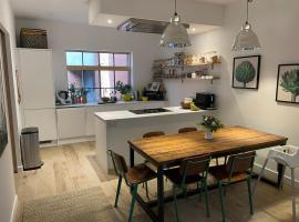 Ideal Bristol getaway - 3 bed harbourside home，位于布里斯托的乡村别墅