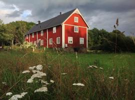 La Maison Rouge de Slätten Bed and Breakfast，位于Vilshult的酒店