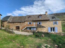 La Combe aux Fées，位于Saint-Côme-dʼOlt的住宿加早餐旅馆