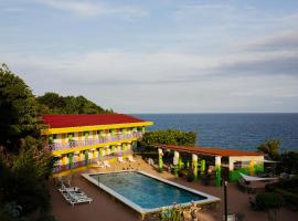 加林娜微风酒店，位于Port MariaIan Fleming International Airport - OCJ附近的酒店
