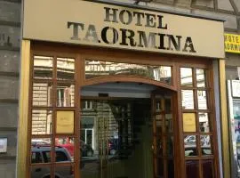 陶尔米纳酒店