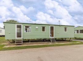 8 Berth Caravan At California Cliffs Holiday Park In Norfolk Ref 50007d，位于大雅茅斯的酒店