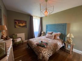 Villa mon repos Annebecq，位于Landelles-et-Coupigny的酒店