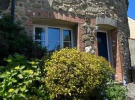 Cart-Tws Bach cosy three bedroom home near St Davids and Pembrokeshire coast path