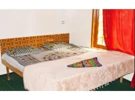 Hotel Adnan Palace, Pahalgam