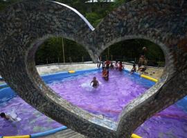 Bamboo Park & Resort Malino，位于Malino的酒店