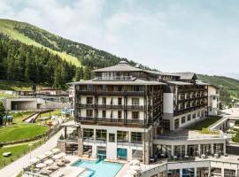 Falkensteiner Aktiv & Familienhotel Cristallo，位于卡奇山口桑纳姆巴恩缆车附近的酒店