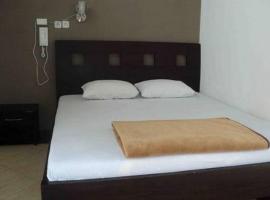 Hotel Nirwana Situbondo RedPartner，位于Banyuanget的酒店
