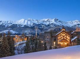 2BR Mountain Lodge Luxury Skiin out Best Amenities，位于特柳赖德的酒店