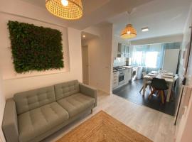 Carcavelos beach walking distance room in shared apartment，位于奥埃拉斯的旅馆