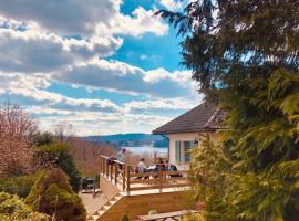 Villa des Suisses avec Jacuzzi & vue sur Lac des Settons，位于Moux-en-Morvan的乡村别墅