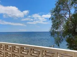 Fotis beach apartment at Komi