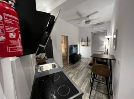 1B-Precioso Apartamento en pleno centro. A estreno，位于阿尔卡扎德三涓的公寓