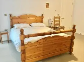 Luxury Ensuite Room 2 Minutes from Cambridge Station