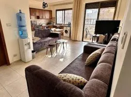 4 Bedroom Flat in Madaba with AC