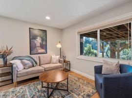 Central Crocker Highlands Garden Oasis，位于奥克兰的别墅