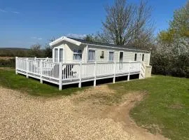 Luxury 3 Bedroom Caravan MC37, Shanklin, Isle of Wight