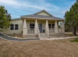 The Homestead for Outdoor Fun with Hot tub, BBQ, Playscape, Karaoke!