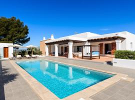 Villa Sa Tanca Den Lloses，位于Can Furnet的高尔夫酒店