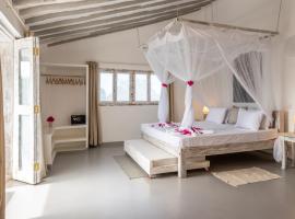 Casamia Suites，位于迪亚尼海滩的酒店