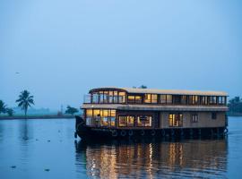 Kerala Boathouse，位于阿勒皮的船屋